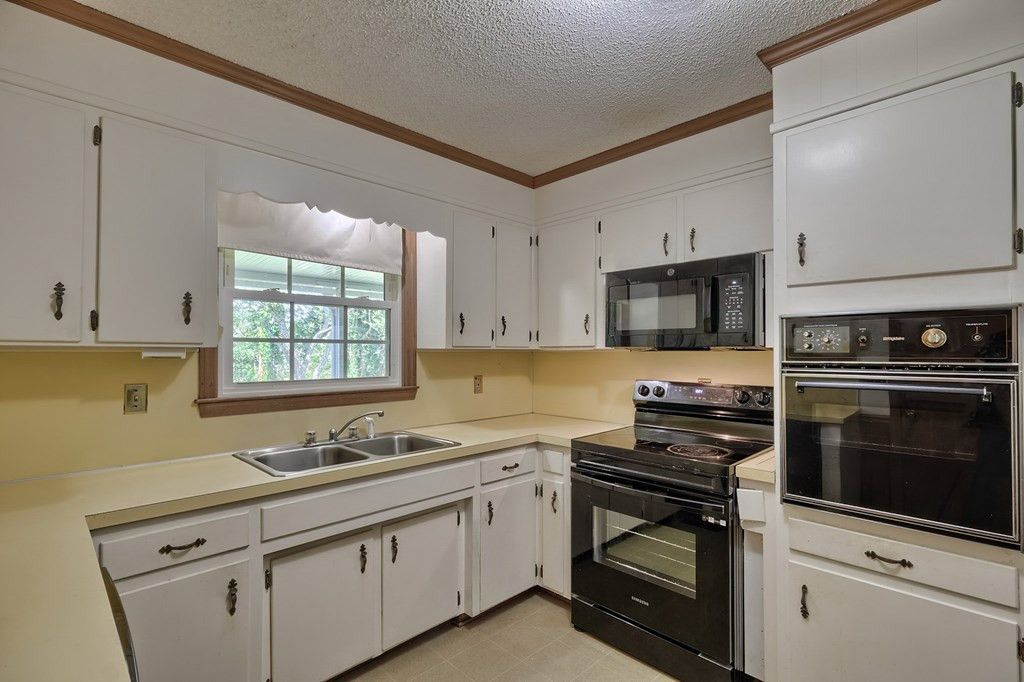 114 Robinson Drive Photo 3