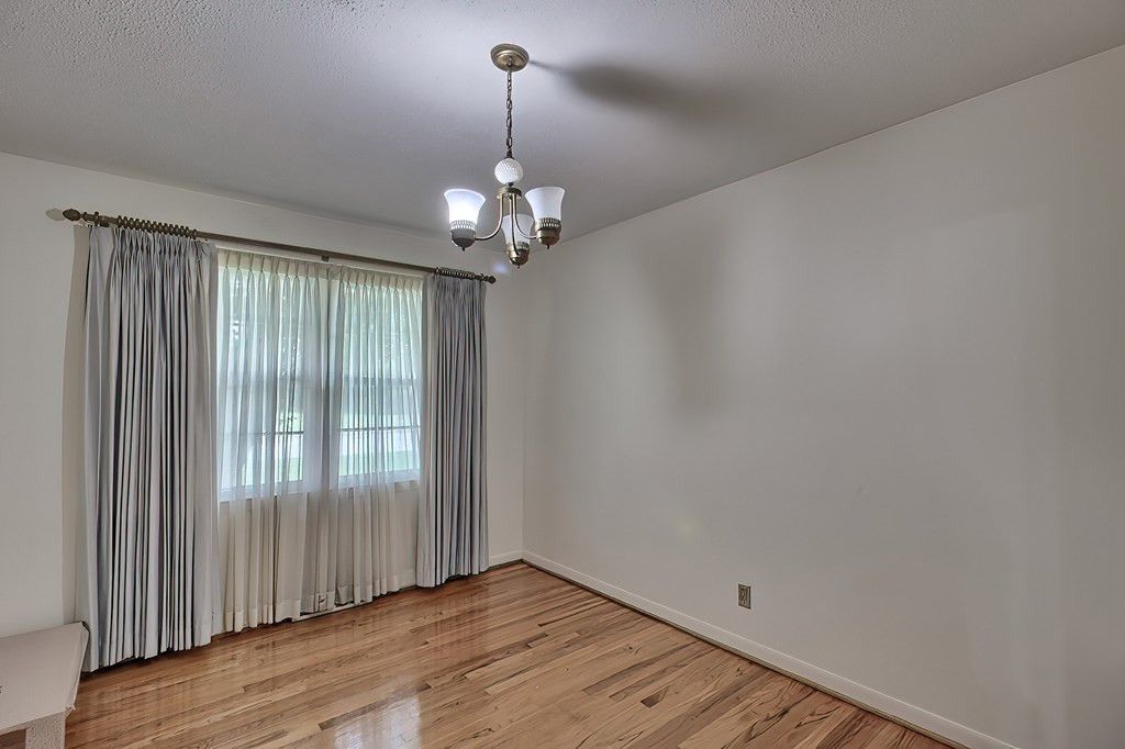 114 Robinson Drive Photo 5