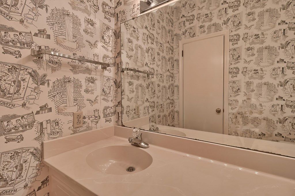 114 Robinson Drive Photo 8