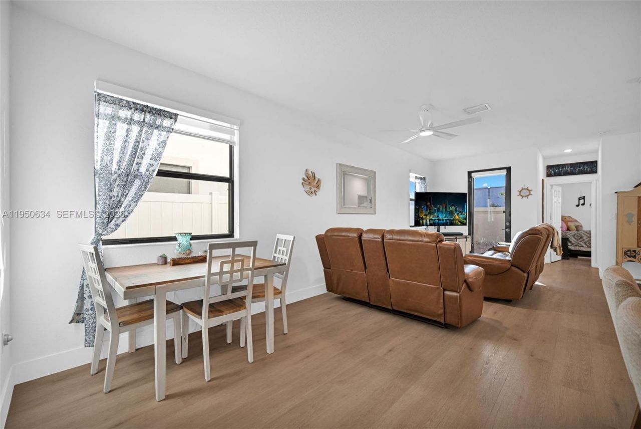 10966 W 35th Way , Hialeah, FL 33018 Photo