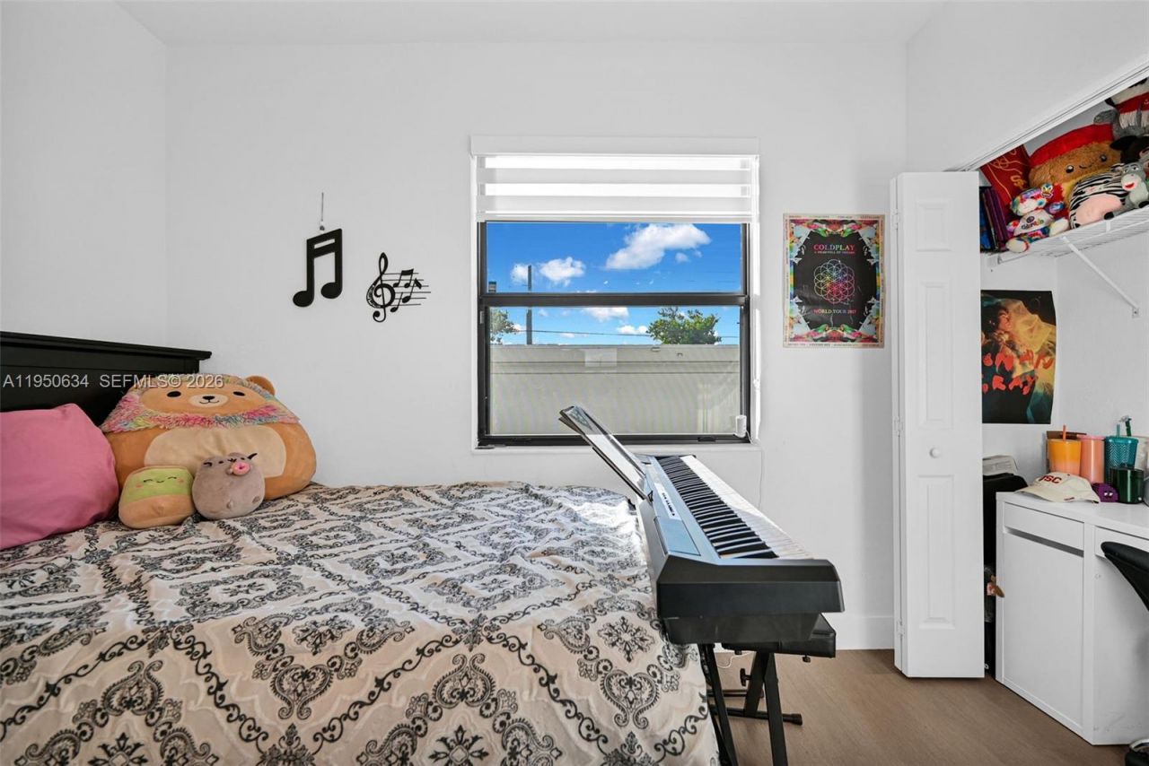 10966 W 35th Way , Hialeah, FL 33018 Photo