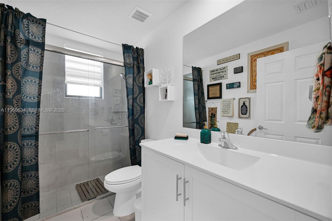 10966 W 35th Way , Hialeah, FL 33018 Photo