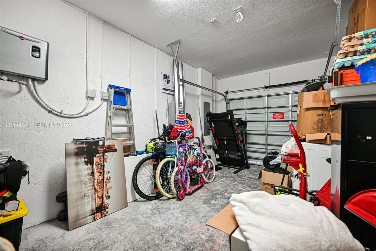 10966 W 35th Way , Hialeah, FL 33018 Photo