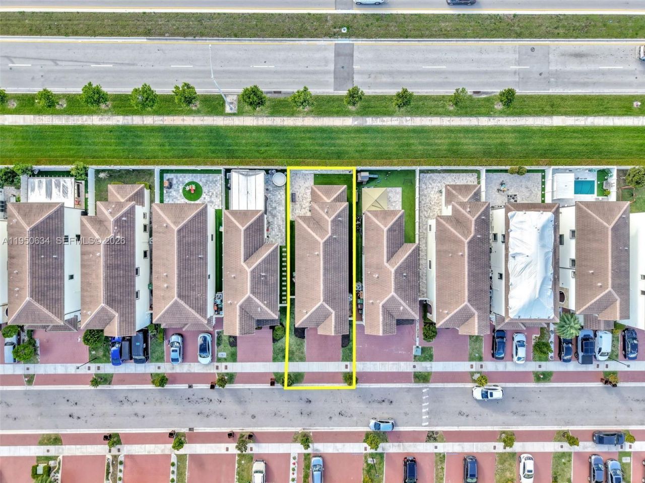 10966 W 35th Way , Hialeah, FL 33018 Photo