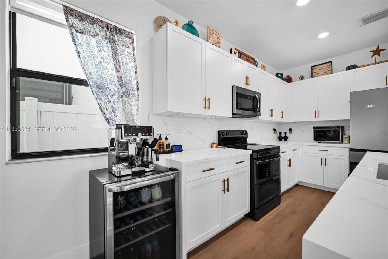 10966 W 35th Way , Hialeah, FL 33018 Photo