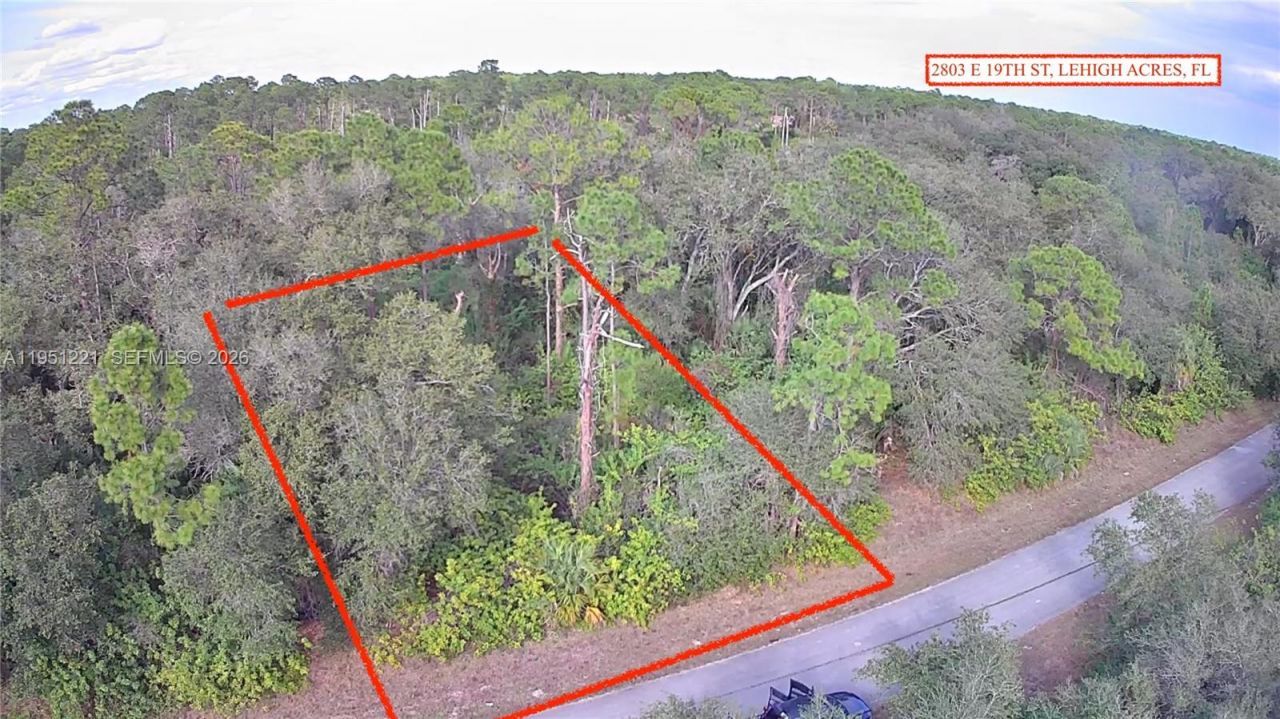 1050 Countess Ave , Lehigh Acres, FL 33974 Photo