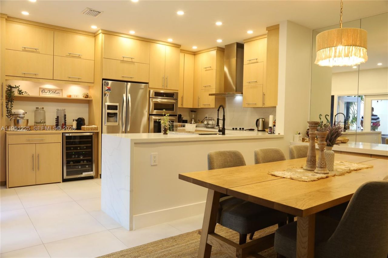 1085 River Birch St , Hollywood, FL 33019 Photo