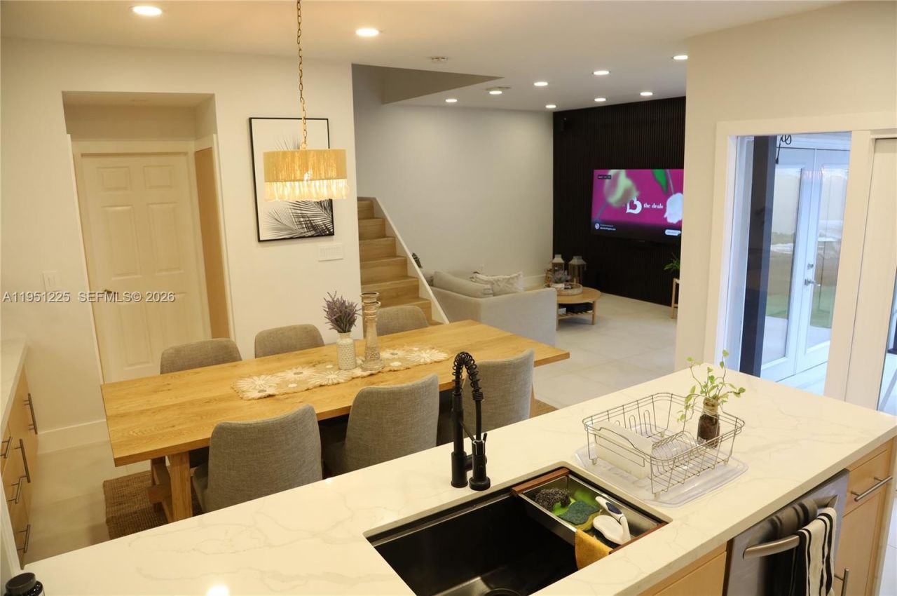 1085 River Birch St , Hollywood, FL 33019 Photo