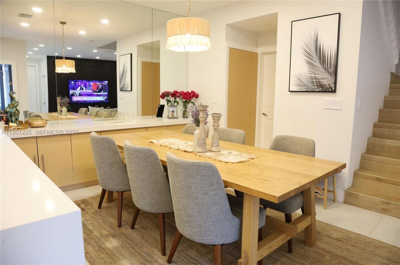 1085 River Birch St , Hollywood, FL 33019 Photo