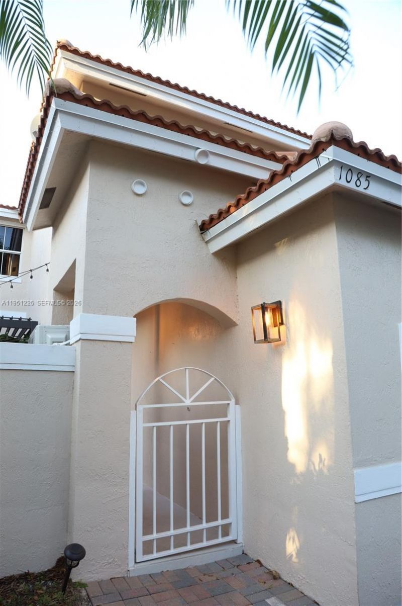 1085 River Birch St , Hollywood, FL 33019 Photo