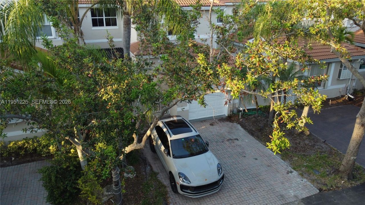 1085 River Birch St , Hollywood, FL 33019 Photo