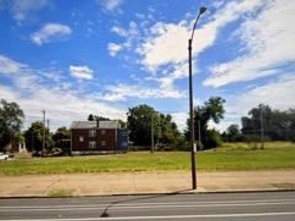 5250 Greer Avenue, St Louis, MO 63115