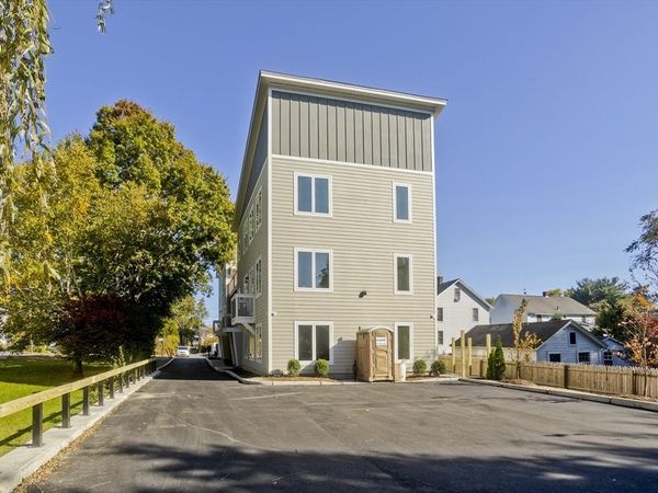 107 Williams St, Northampton, MA 01060