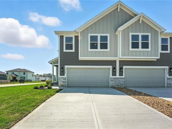 1301 S 4th Street, Louisburg, KS 66053