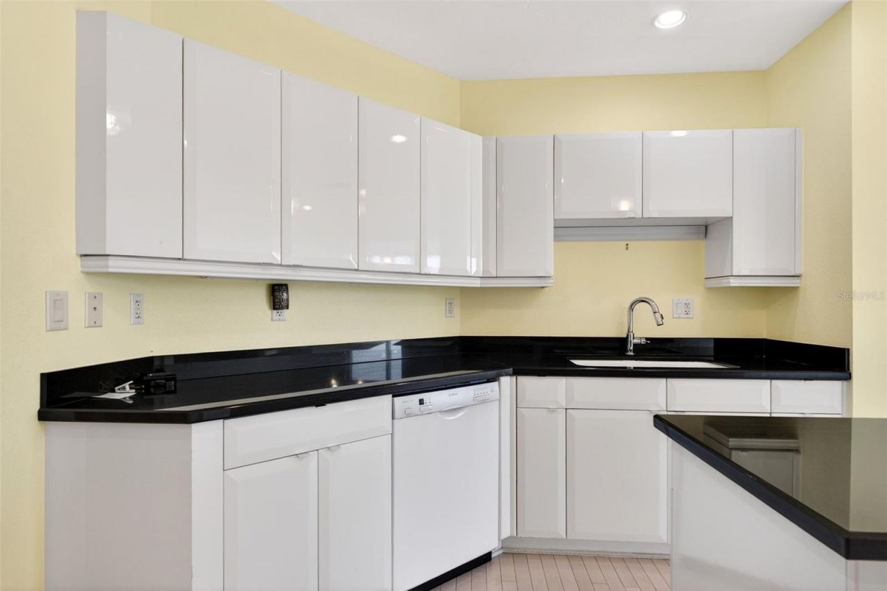 500 S Palm Avenue, Unit 92, Sarasota, FL 34236 Photo