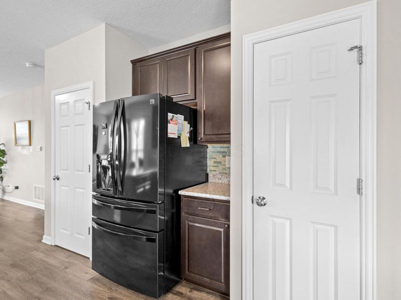 8660 Crooked Maple Drive, Blacklick, OH 43004 Photo 11