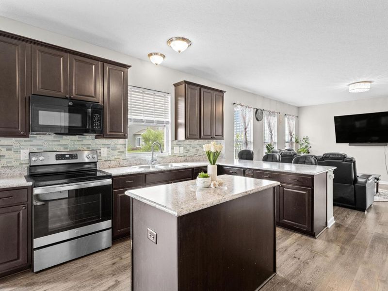 8660 Crooked Maple Drive, Blacklick, OH 43004 Photo 12