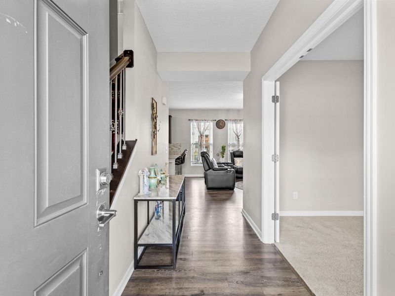 8660 Crooked Maple Drive, Blacklick, OH 43004 Photo 2