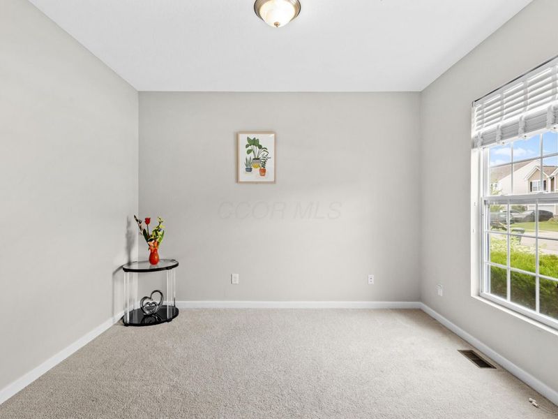 8660 Crooked Maple Drive, Blacklick, OH 43004 Photo 3