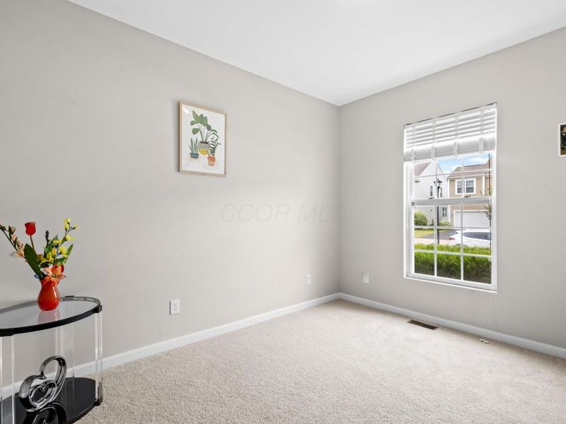 8660 Crooked Maple Drive, Blacklick, OH 43004 Photo 4