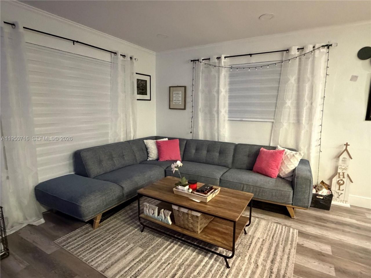 1011 NE 212th Ter, Miami, FL 33179 Photo