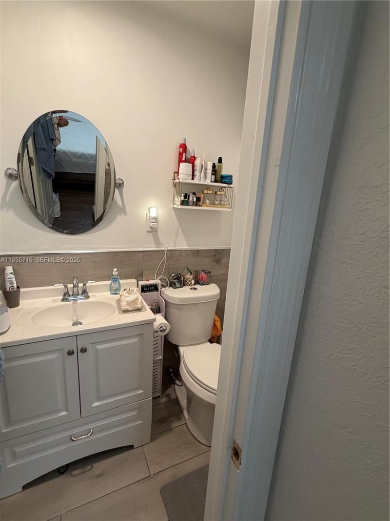 1011 NE 212th Ter, Miami, FL 33179 Photo