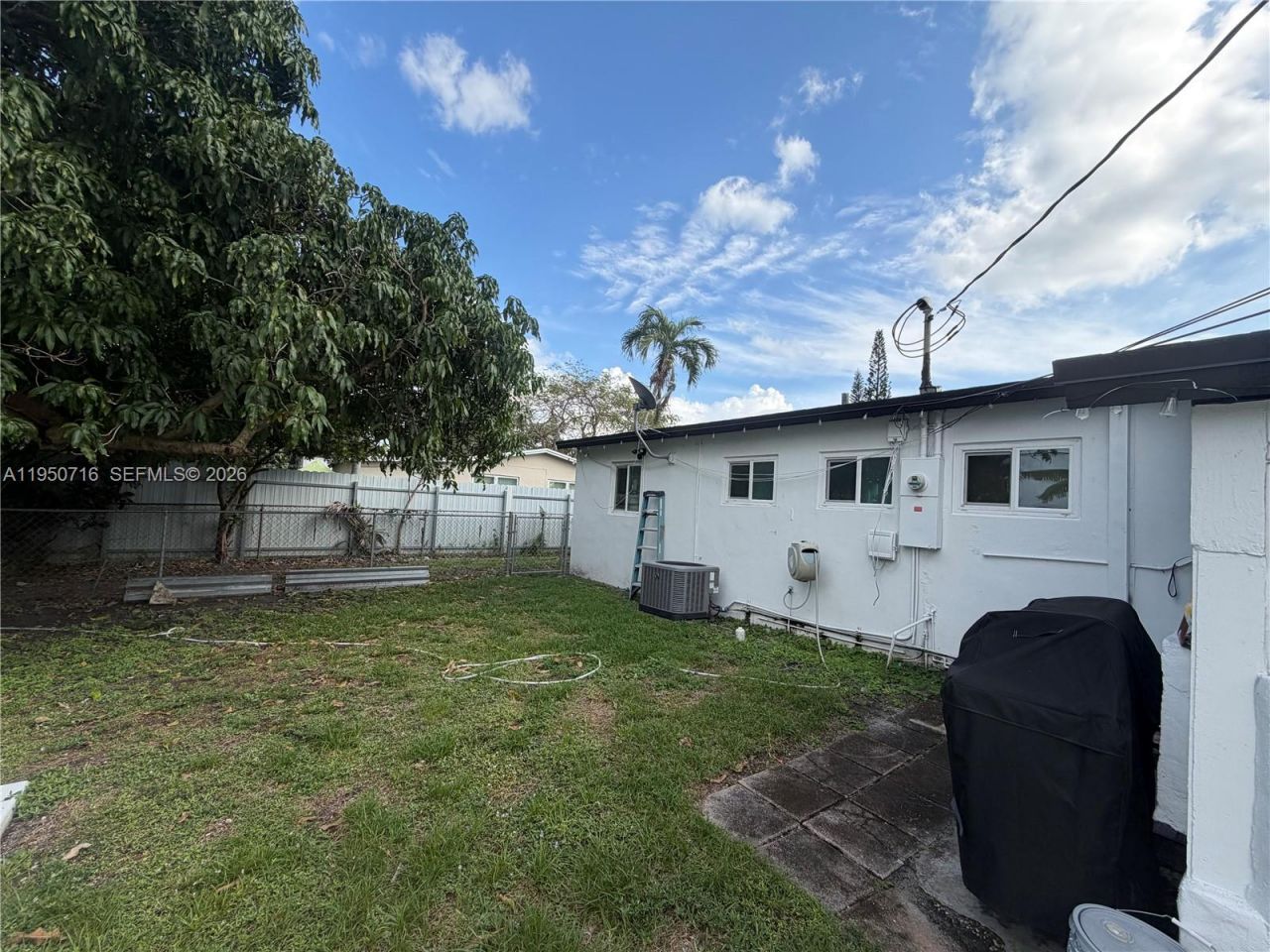 1011 NE 212th Ter, Miami, FL 33179 Photo