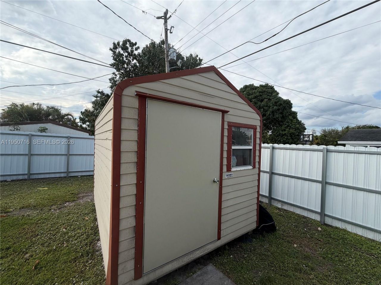 1011 NE 212th Ter, Miami, FL 33179 Photo