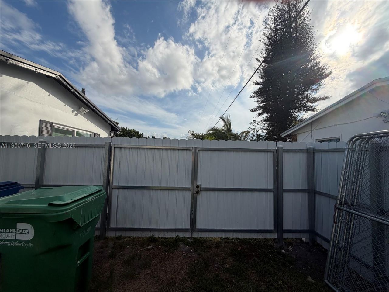 1011 NE 212th Ter, Miami, FL 33179 Photo