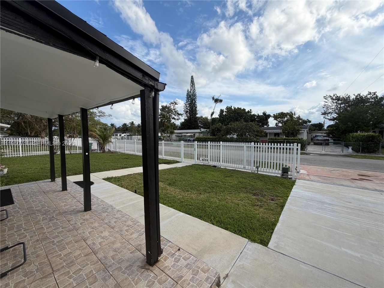 1011 NE 212th Ter, Miami, FL 33179 Photo