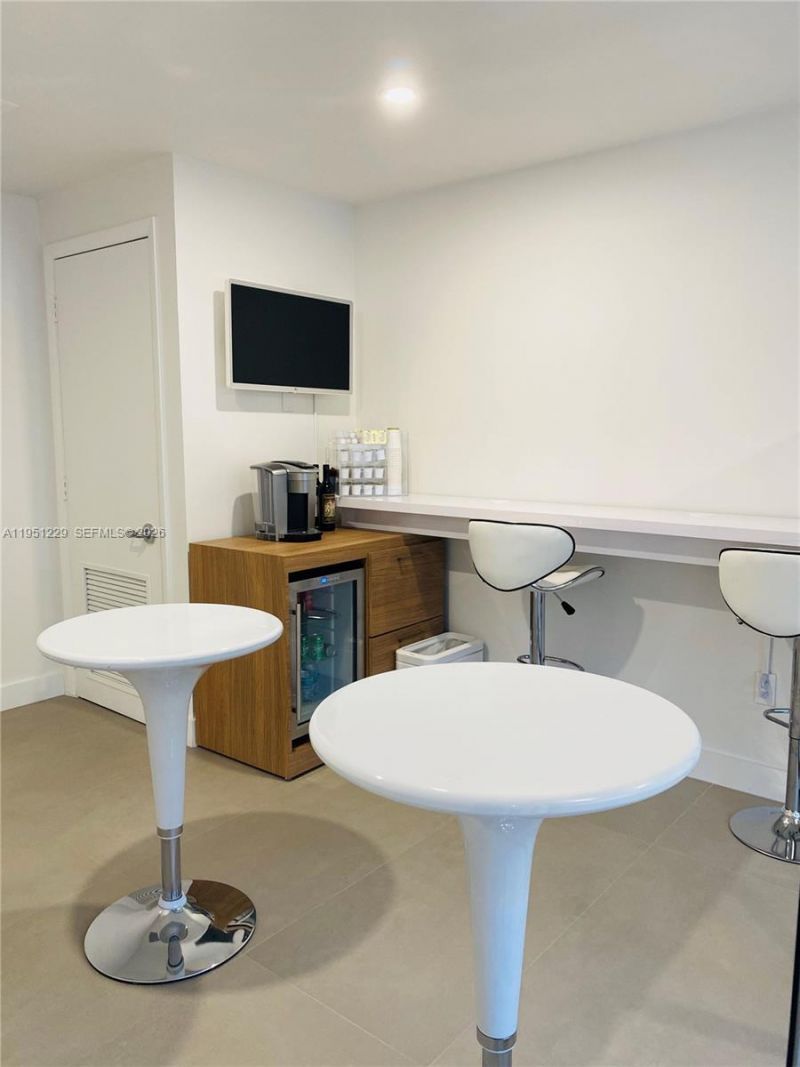 10850 NW 21st St, Unit 210, Sweetwater, FL 33172 Photo