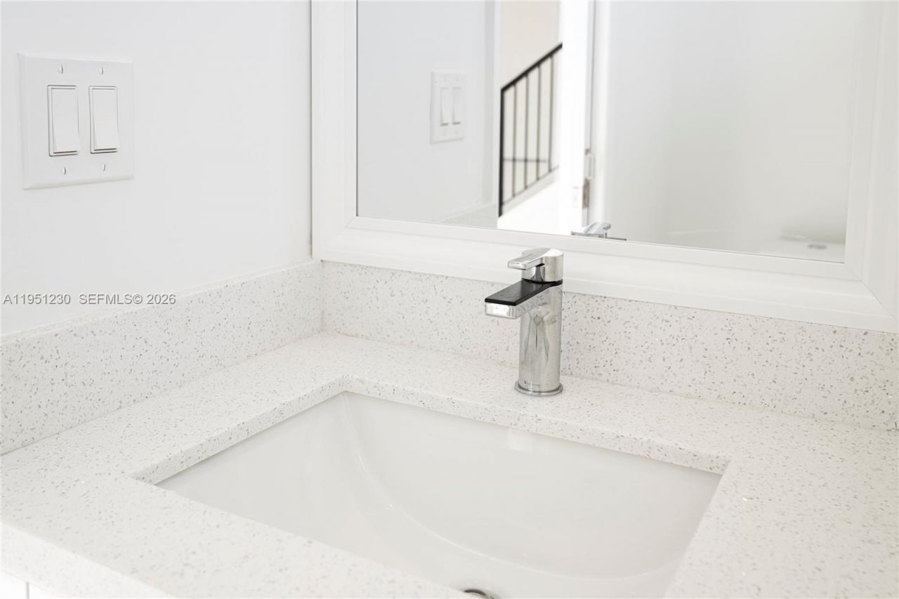 312 SE Via Sangro, Port Saint Lucie, FL 34952 Photo