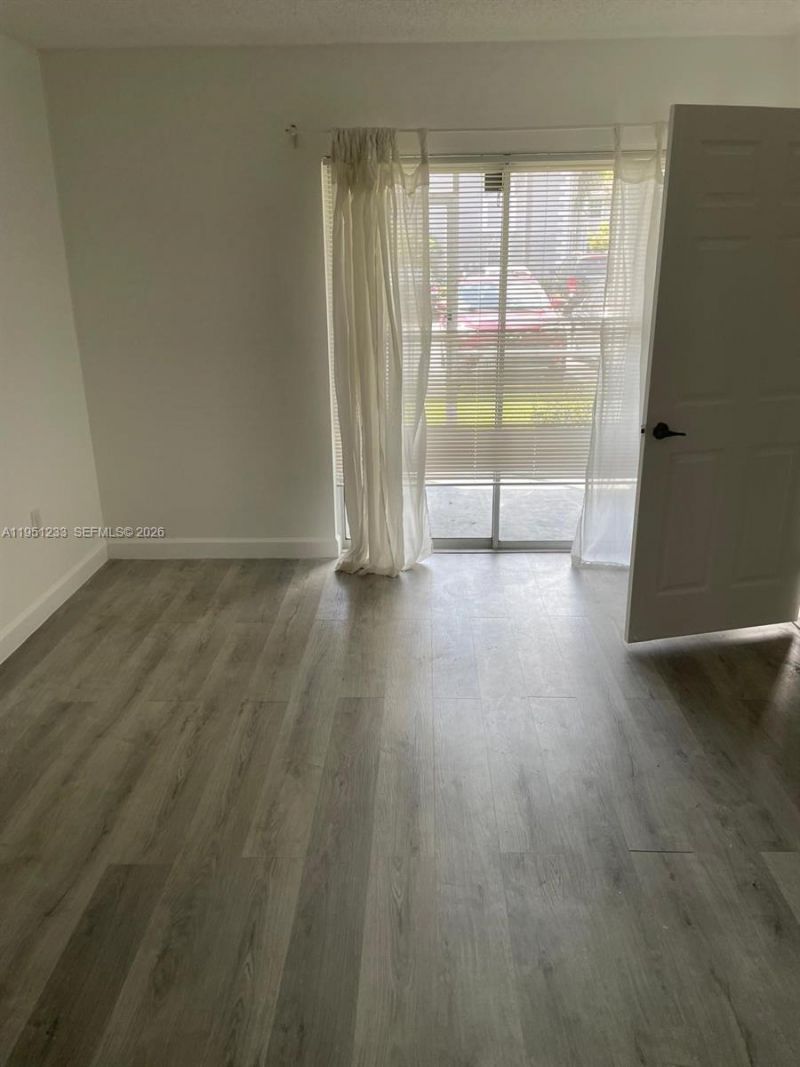 455 NE 210th Cir Ter , Unit 102-18, Miami, FL 33179 Photo