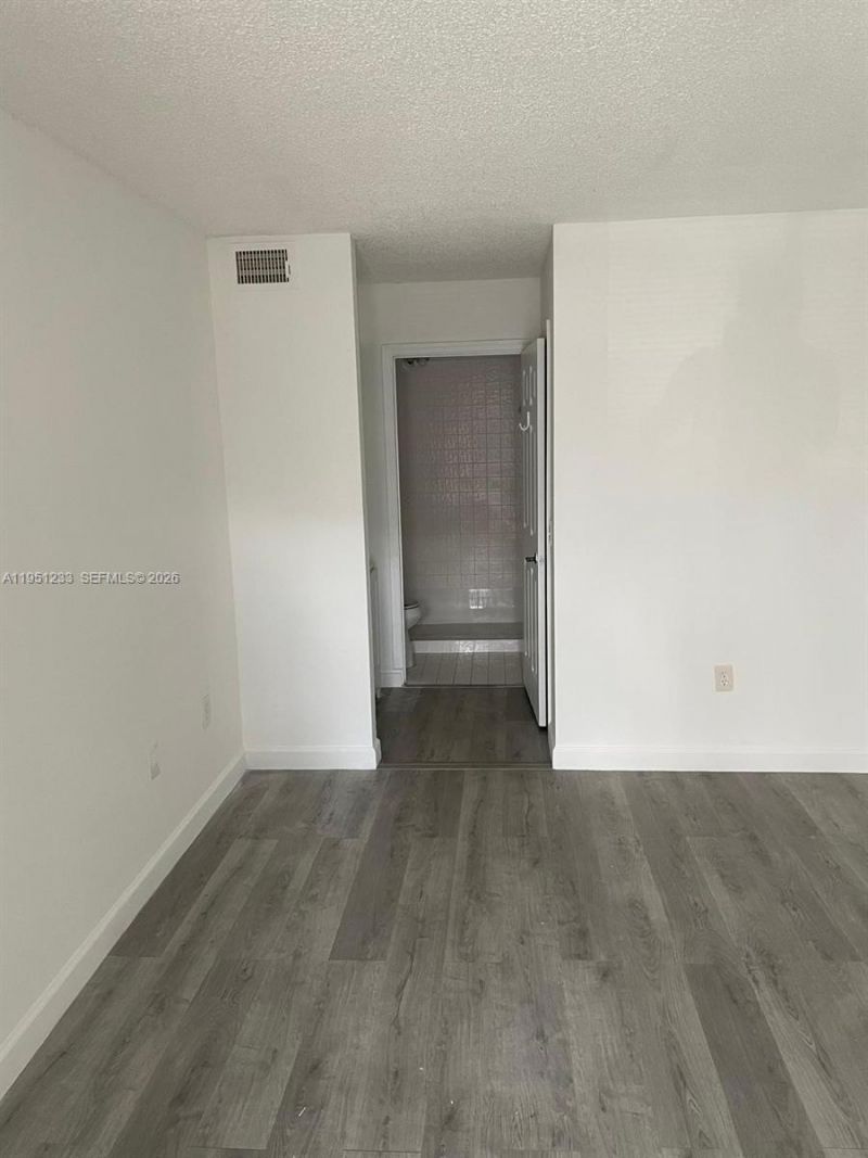 455 NE 210th Cir Ter , Unit 102-18, Miami, FL 33179 Photo