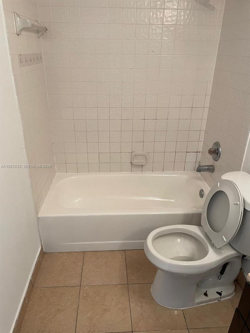 455 NE 210th Cir Ter , Unit 102-18, Miami, FL 33179 Photo