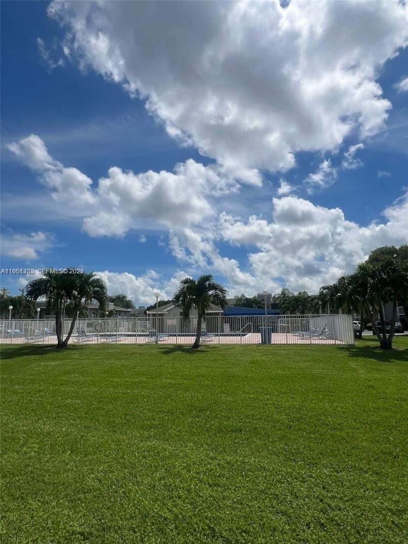 455 NE 210th Cir Ter , Unit 102-18, Miami, FL 33179 Photo