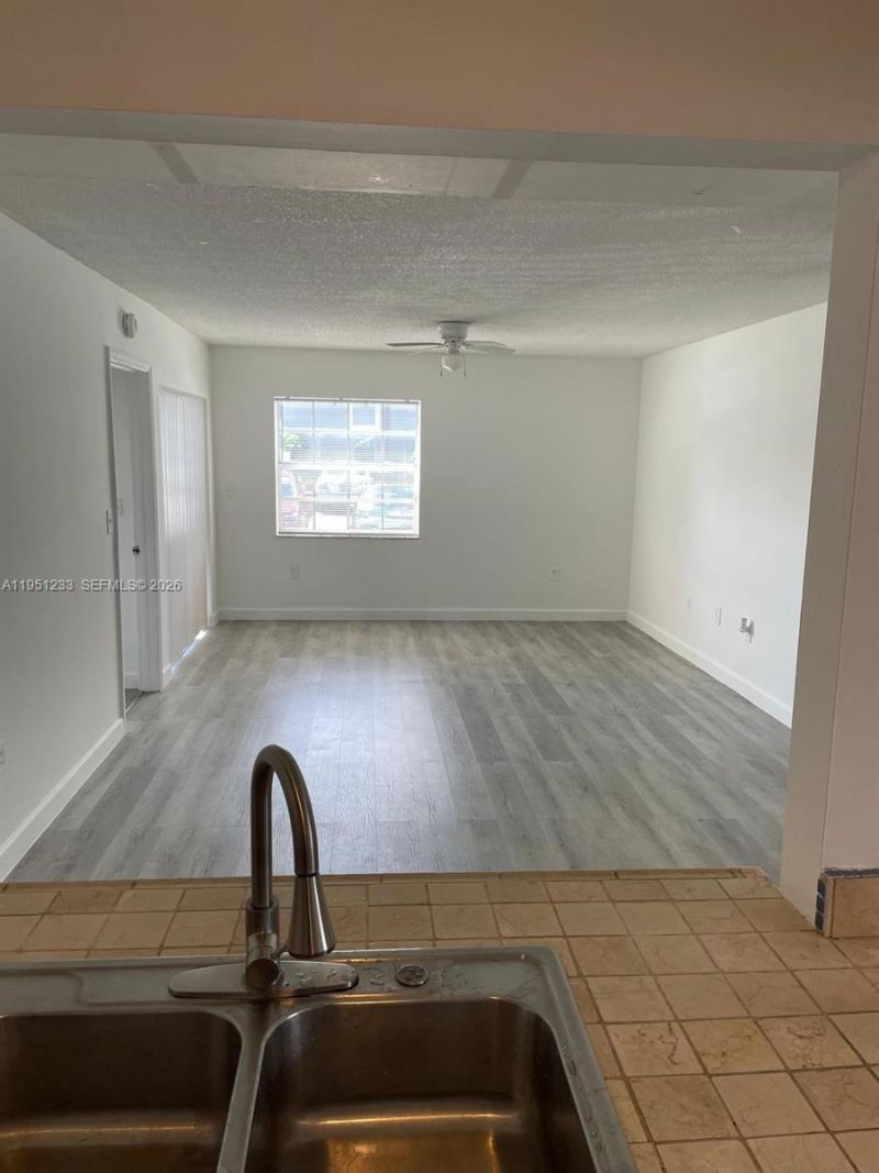 455 NE 210th Cir Ter , Unit 102-18, Miami, FL 33179 Photo