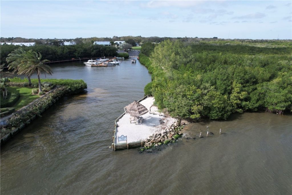 9518 Riverside Drive, Sebastian, FL 32958 Photo