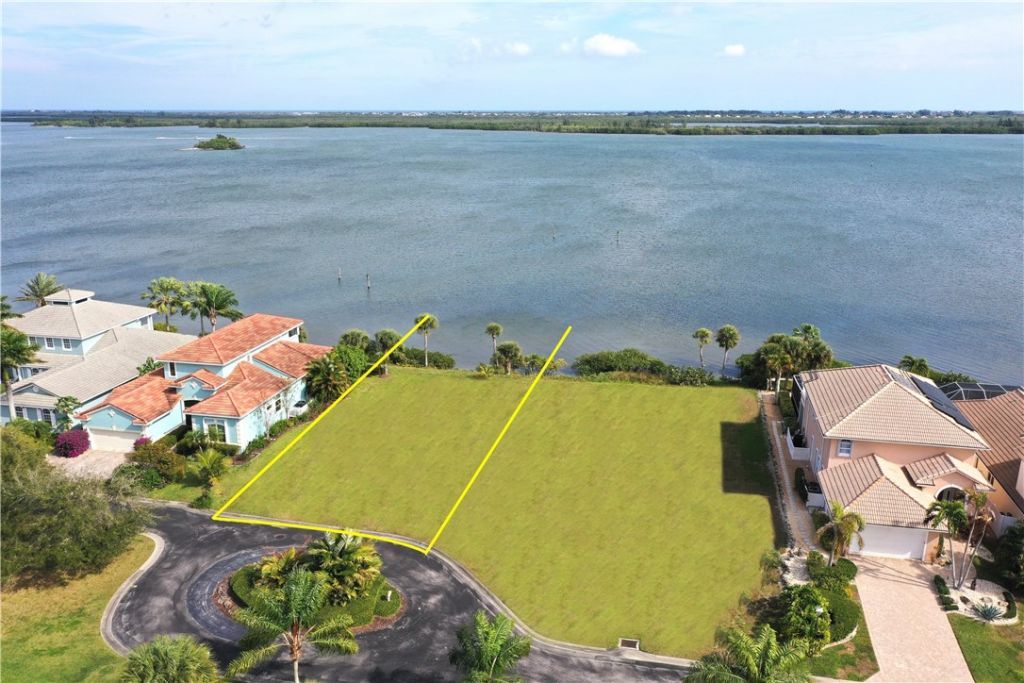 9518 Riverside Drive, Sebastian, FL 32958 Photo