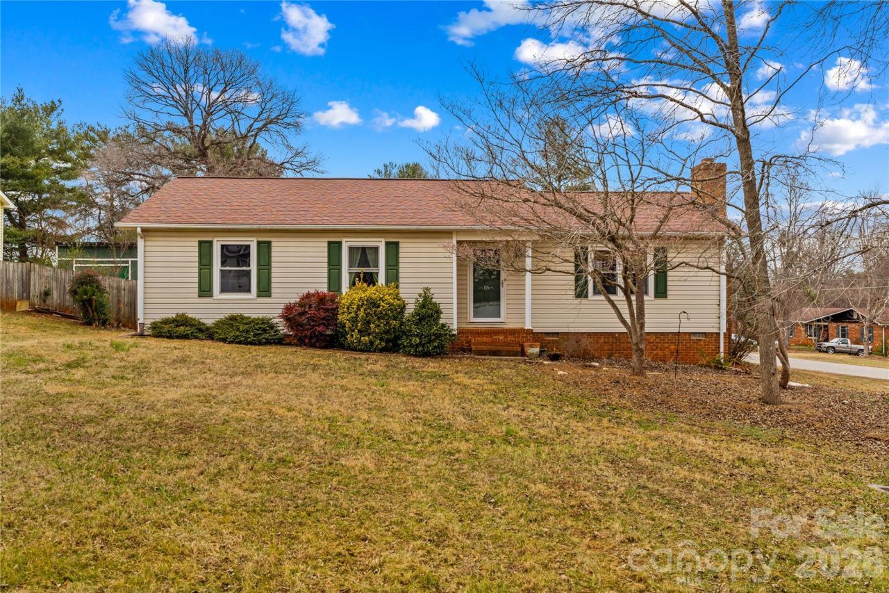 115 Pineview Court, Statesville, NC 28625 Main Photo