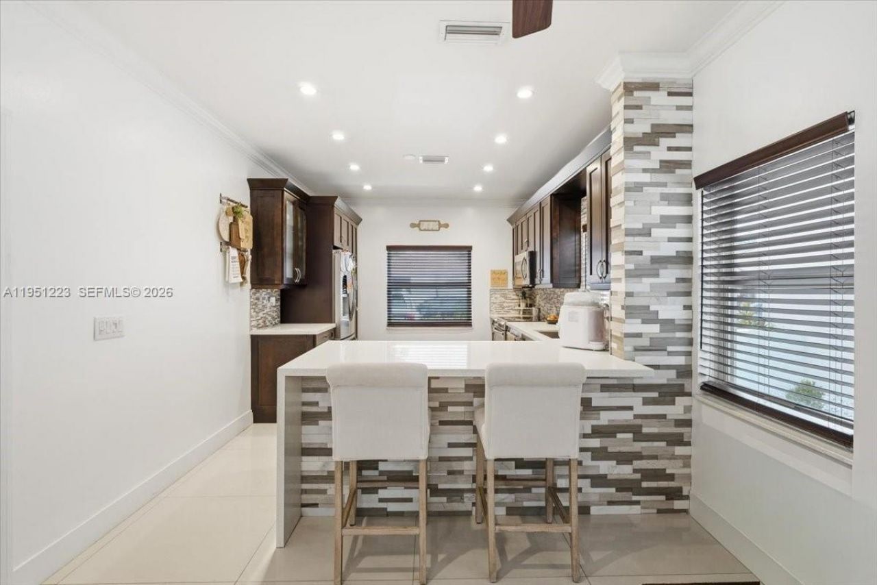 17303 NW 6th Ct, Pembroke Pines, FL 33029 Photo