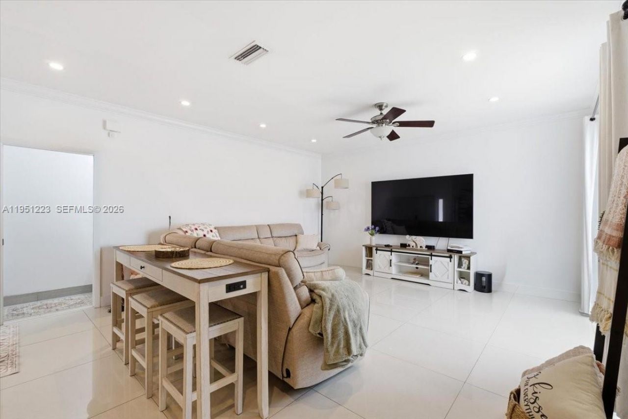 17303 NW 6th Ct, Pembroke Pines, FL 33029 Photo