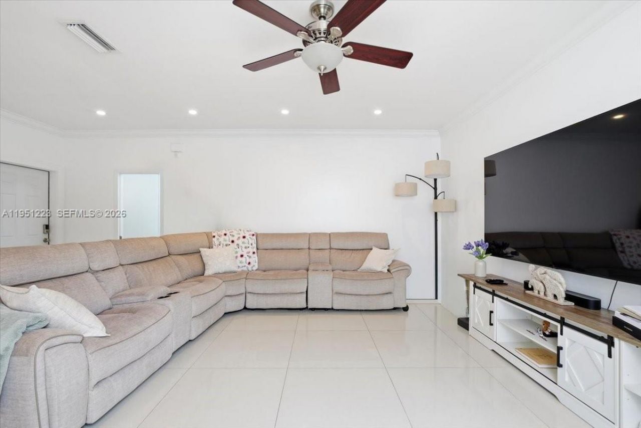 17303 NW 6th Ct, Pembroke Pines, FL 33029 Photo