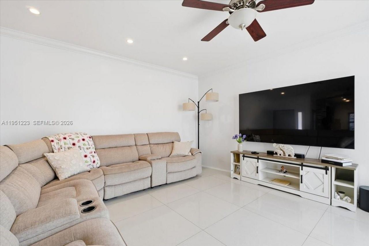 17303 NW 6th Ct, Pembroke Pines, FL 33029 Photo