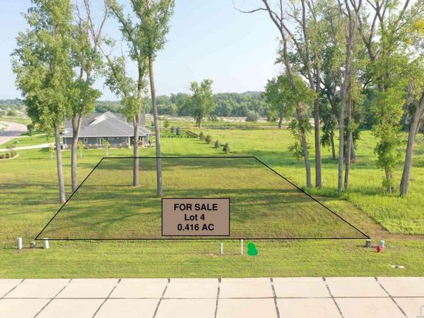 894 N Spanish Bay, Dakota Dunes, SD 57049