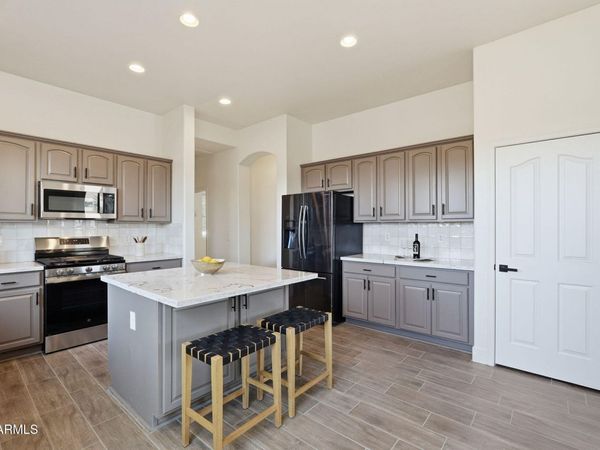 17514 W MARSHALL Lane, Surprise, AZ 85388