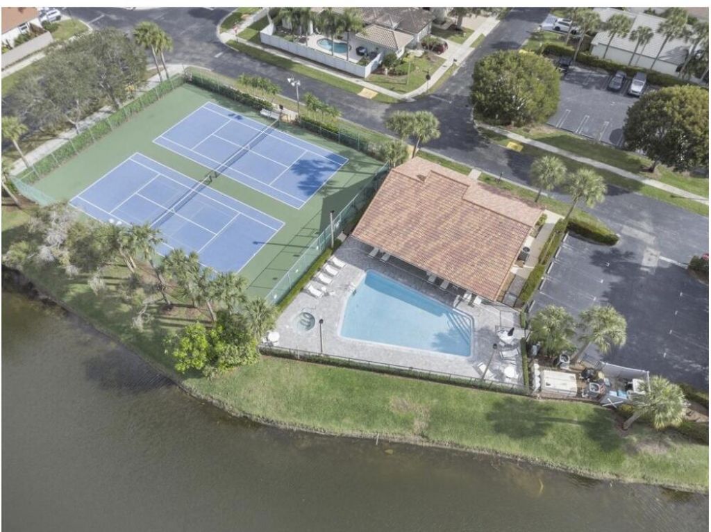 175 Executive Circle, Boynton Beach, FL 33436 Photo