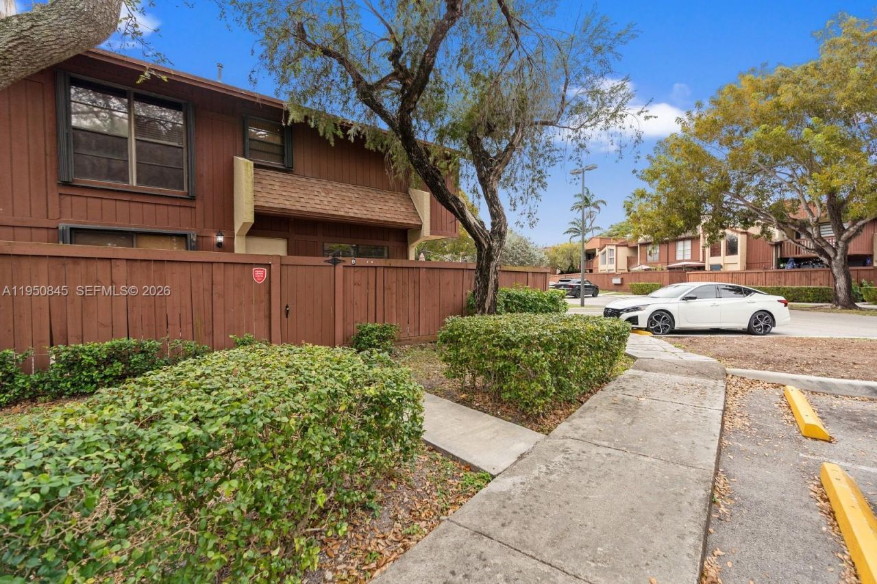 7064 SW 114th Pl, Unit B, Miami, FL 33173 Photo