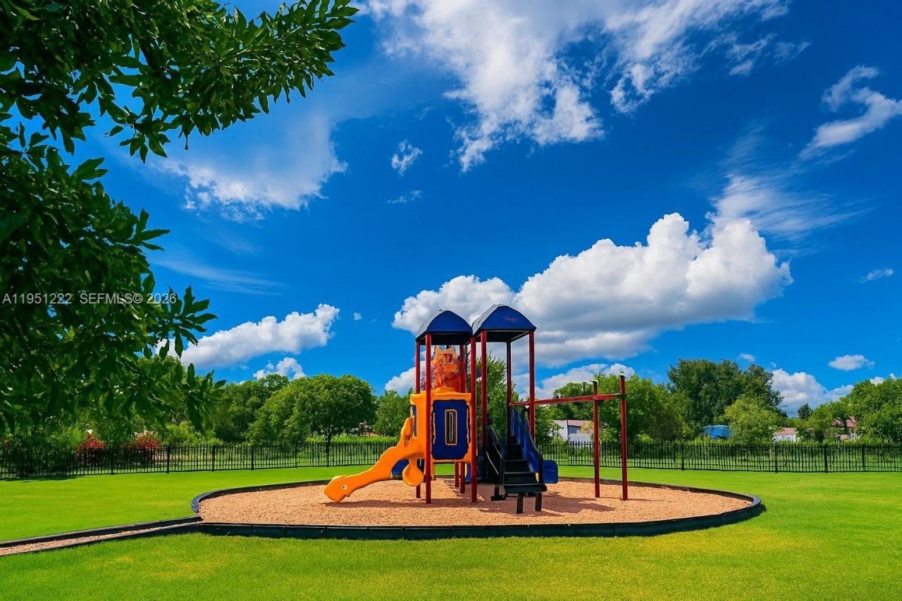 12727 NW 23rd Pl, Miami, FL 33167 Photo