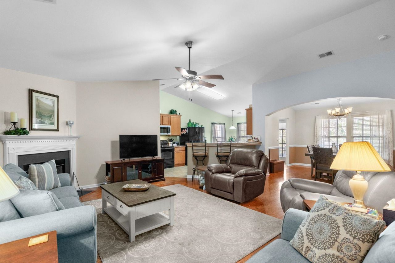 128 Devonbrook Pl. Photo 4